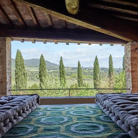 Szálloda Borgo San Felice